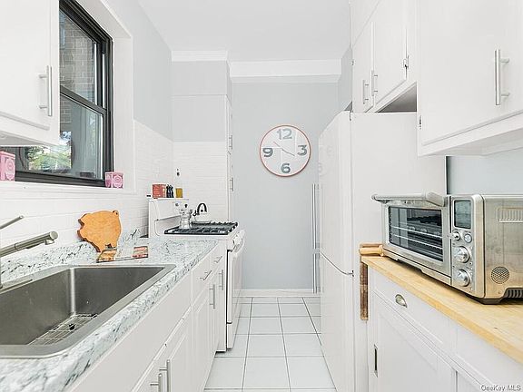 5th image of 3103 Fairfield Ave APT 1F