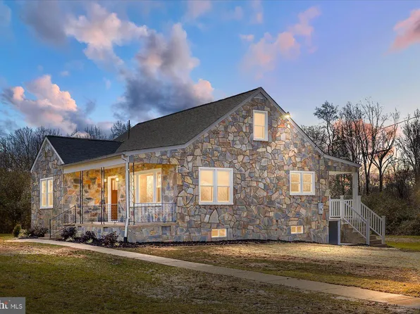 571 Truslow Rd, Fredericksburg, VA 22406