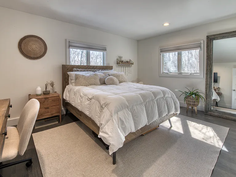Laurel Dr — Photo 13