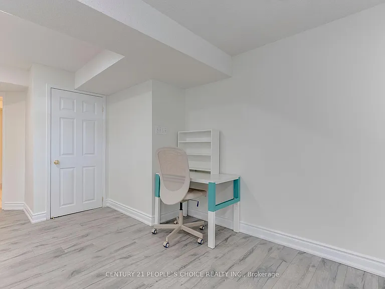 5358 Bellows Ave #BASEMENT — Photo 11