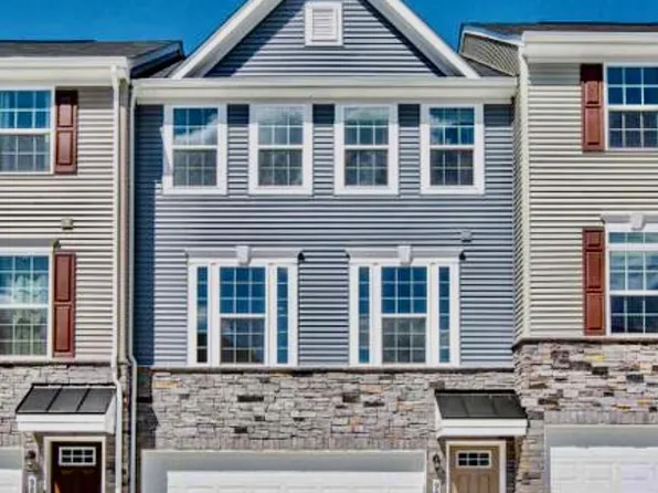 9816 Cedarmass Cir, Fredericksburg, VA 22408
