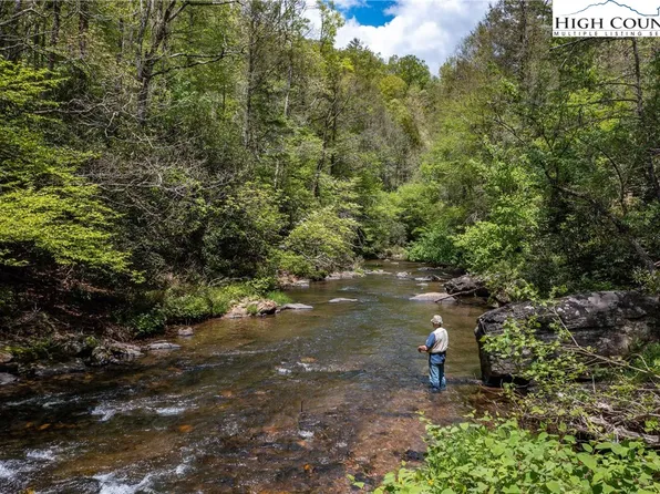 000 Gurley Road, Burnsville, NC 28714