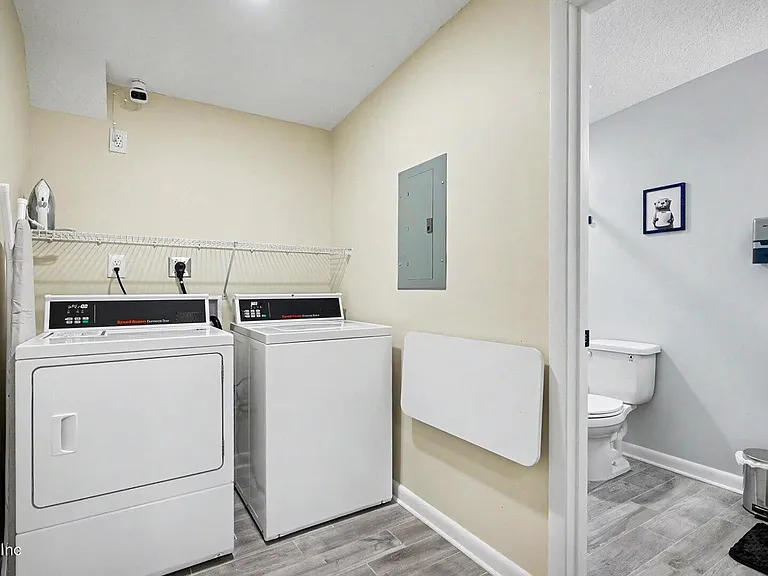 2909 Lauderdale Dr E #A-1 — Photo 6