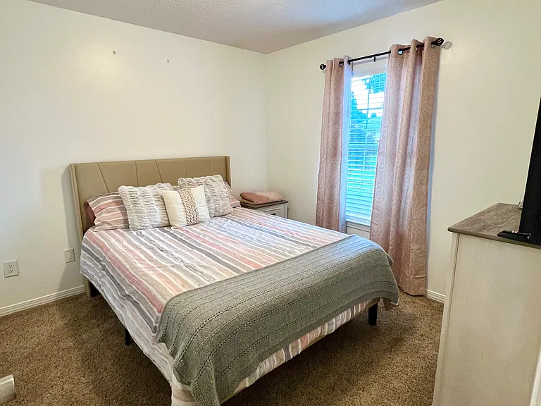 229 Howard Cir — Photo 22