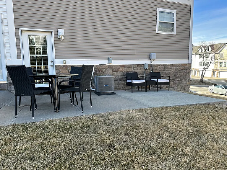 4461 N 146th Ct — Photo 26