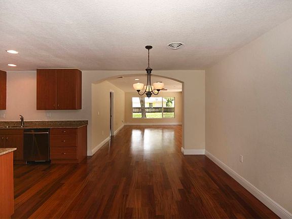 4th image of 3415 Hibiscus Dr