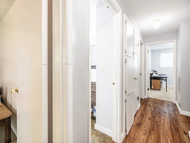 475-477 Z St SE — Photo 9
