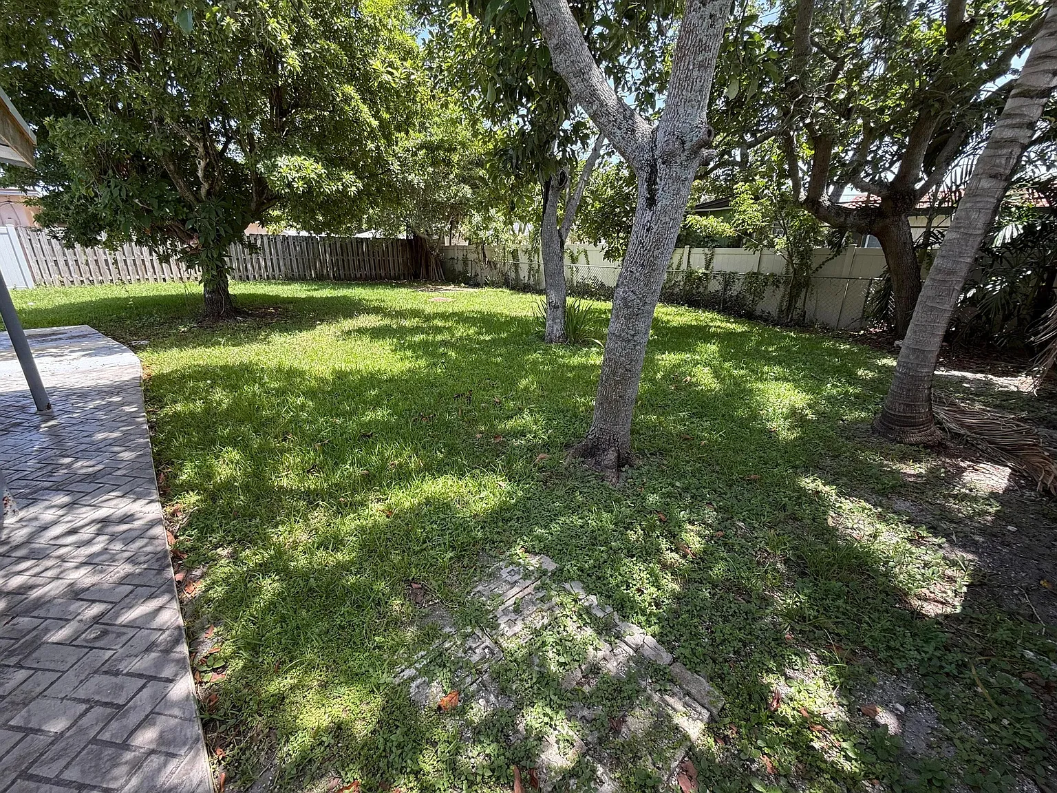 2 bed, 1.0 bath, 1347 sqft, $3,000 — Photo 2