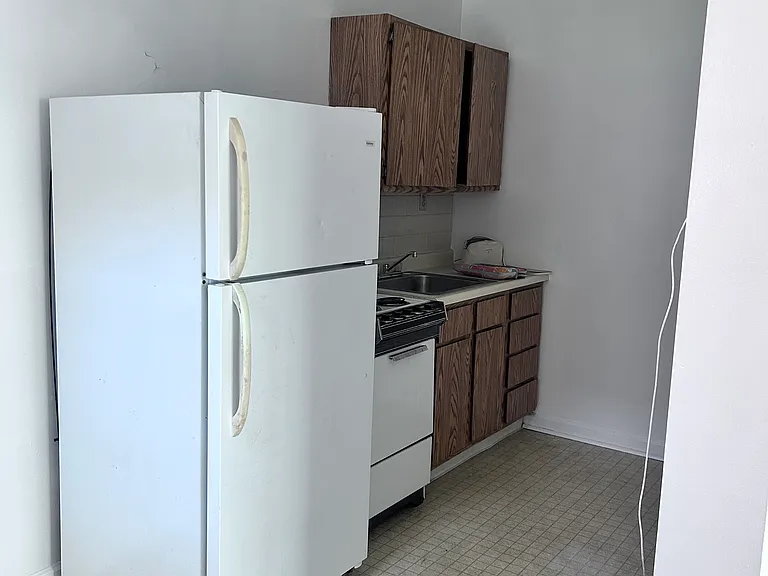 5917 Walnut St #1 — Photo 3