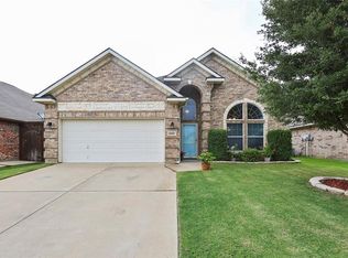 8205 Fall Crest Dr, Hurst, TX 76053
