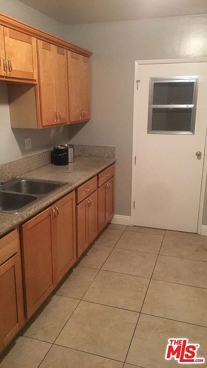 2nd image of 244 E 49th St #2
