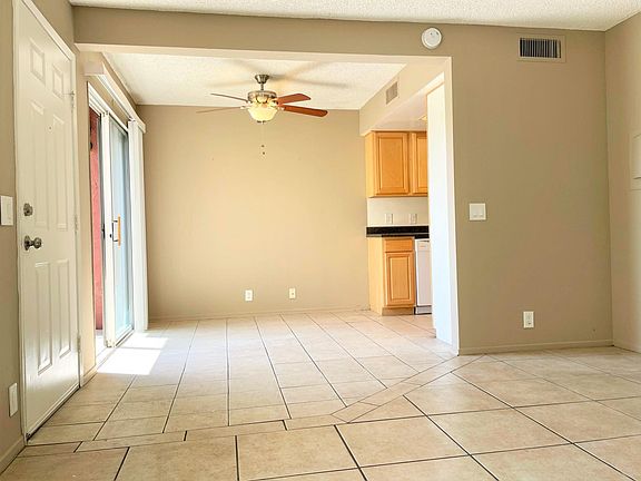 5th image of 51080 Eisenhower Dr #20