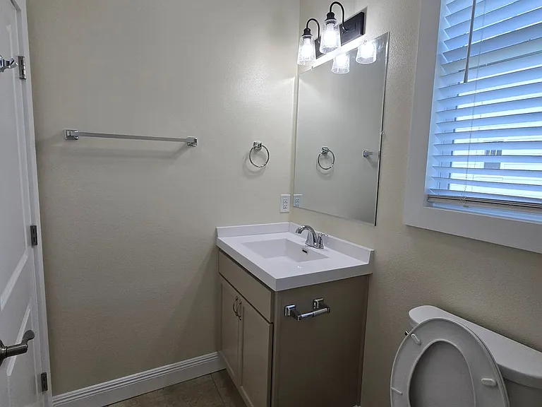 1818 Elvin Dr #B — Photo 9