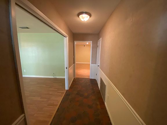 5th image of 2059 Evergreen Dr