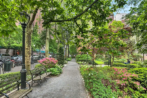 Rented by Compass | media 12