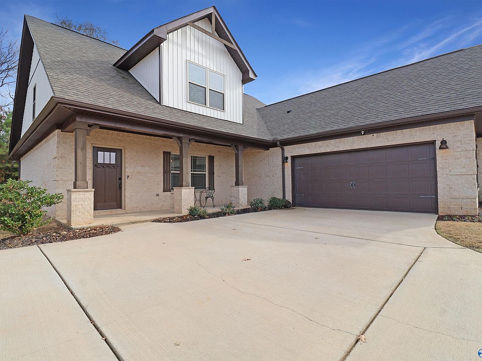 1st image of 107 Ivy Vine Dr
