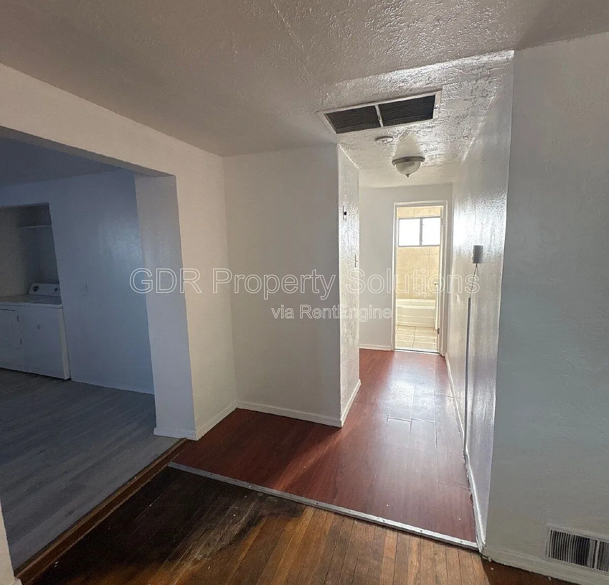 1 bed, 1.0 bath, 800 sqft, $825 — Photo 3