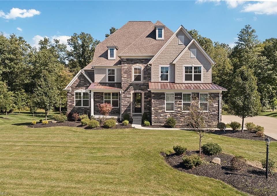 1st image of 10209 Woodlands Dr