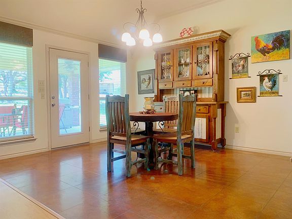4th image of 1821 County Road 111
