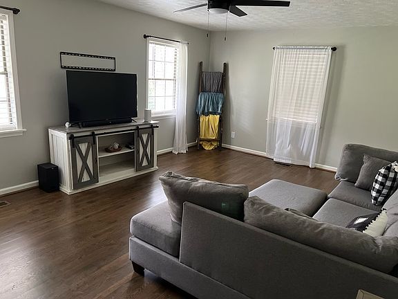 5th image of 205 Forest Ridge Rd