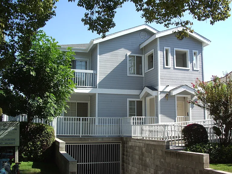 168 N Catalina Ave #202 — Photo 1