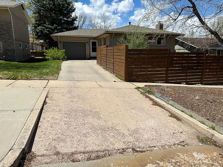 1314 McArthur Ave — Photo 16