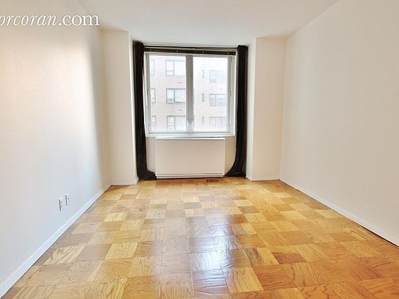 3rd image of 211 E 46th St #7B