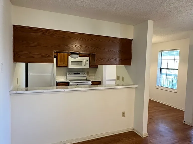 218 N Texas Blvd #306 — Photo 1