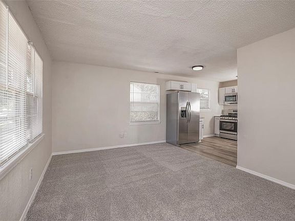4th image of 5022 Vista St