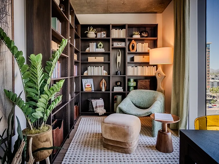 Sol Modern Phoenix Apartments Library