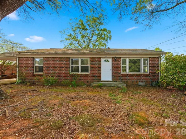 2610 20th Street Ln NE, Hickory, NC 28601