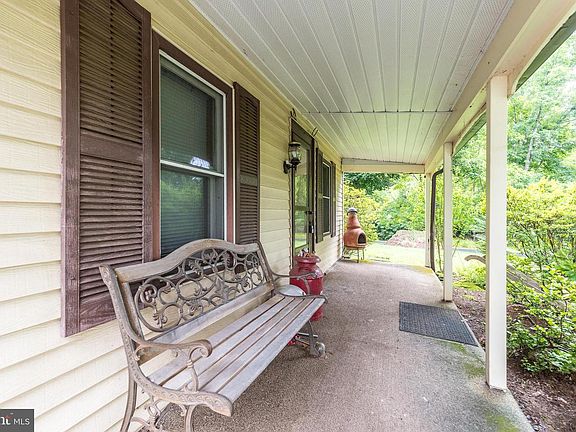 4th image of 1108 Dogwood Ln