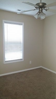 4th image of 4422 Clifton Dr