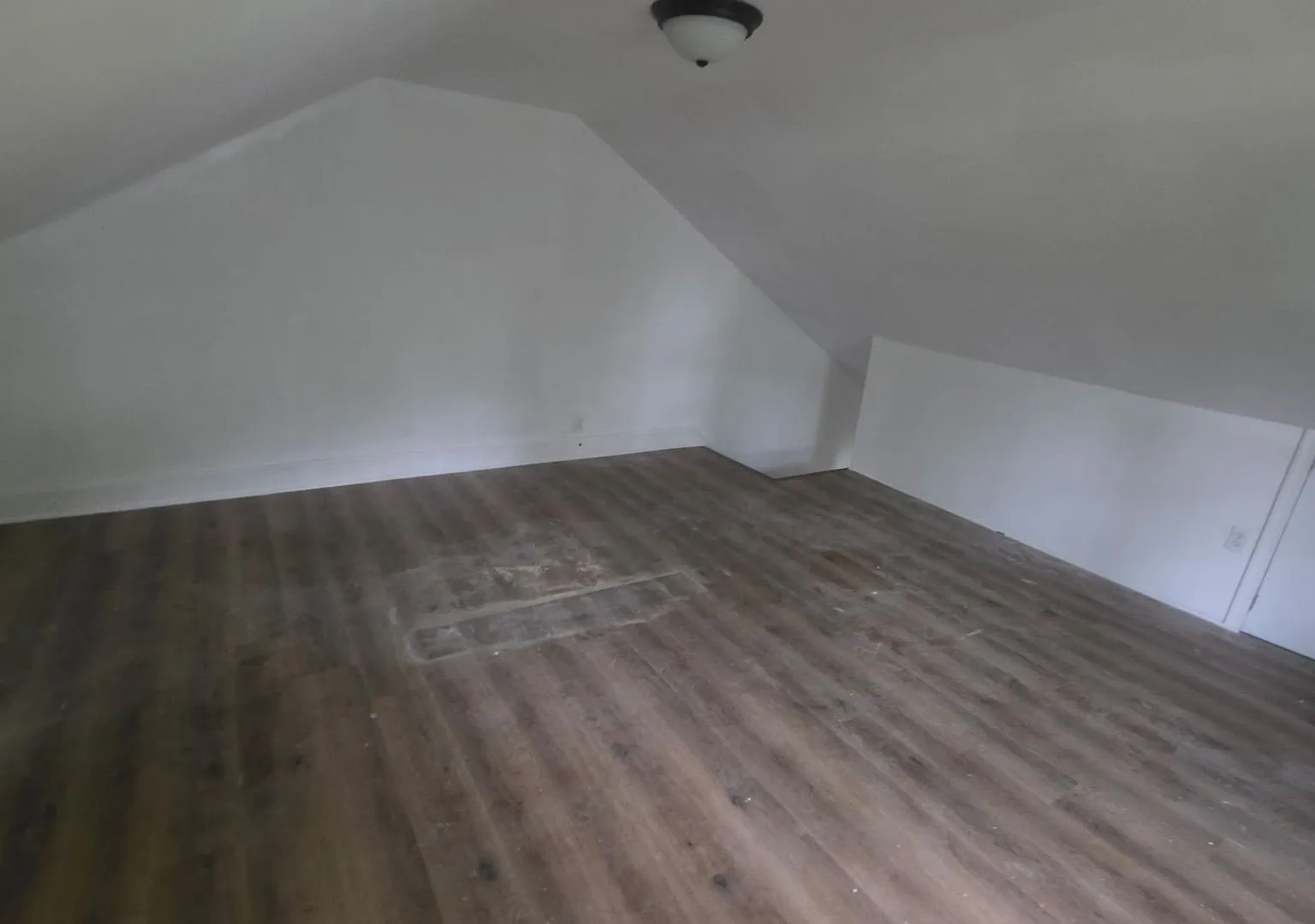 3 bedroom 1 bathroom — Photo 3