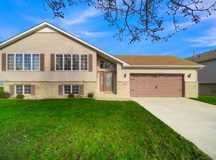 1486 W 86th Ln, Merrillville, IN 46410