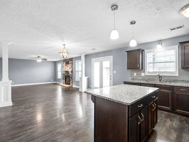 3755 Windmill Dr — Photo 11