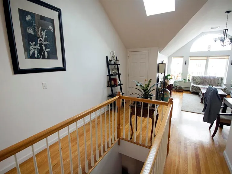 110 Outlook Ave #2 — Photo 6