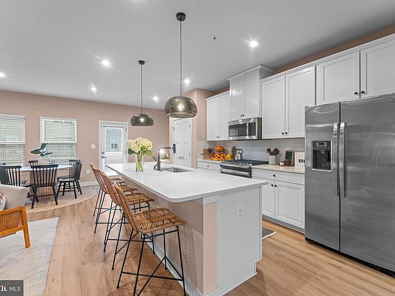 5th image of 160 Lyons Creek Dr
