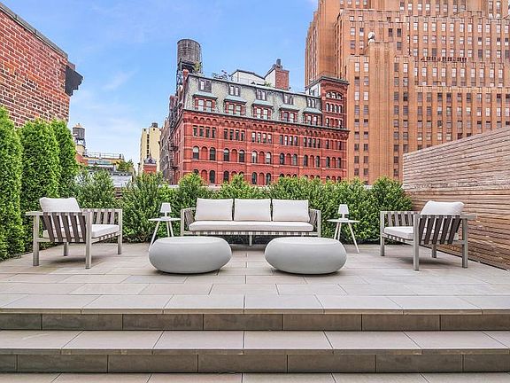 4th image of 174 Duane St Unit Penthouse