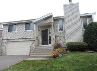 5423 Pompano Dr, Minnetonka, MN 55343