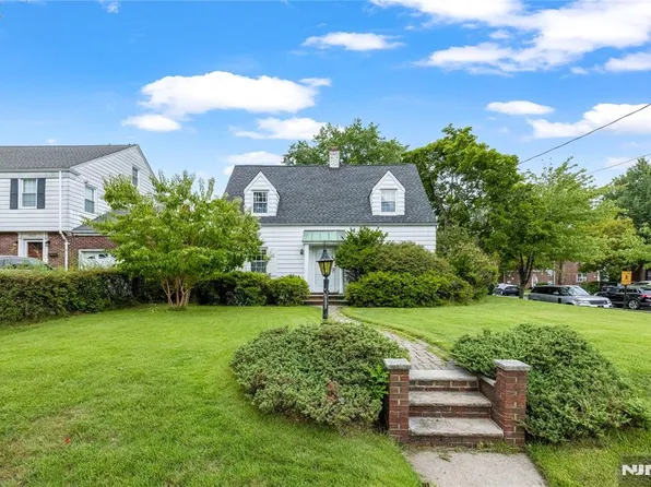 633 Prospect Ave, Ridgefield, NJ 07657