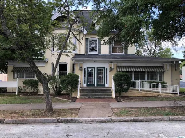 402 Johnston St SE, Decatur, AL 35601
