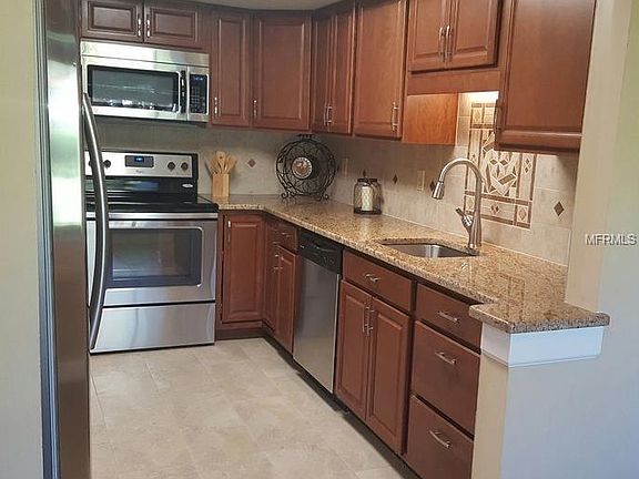 5th image of 492 Lakeview Dr APT 38