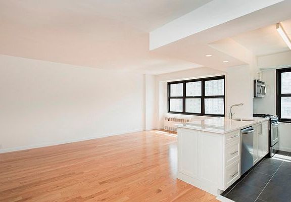 4th image of 240 E 76th St APT 15M