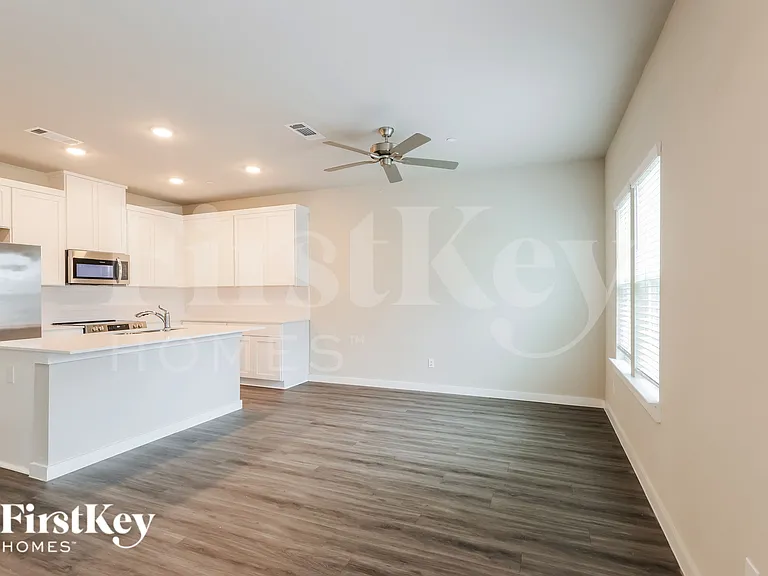 373 N Centro Cir — Photo 7