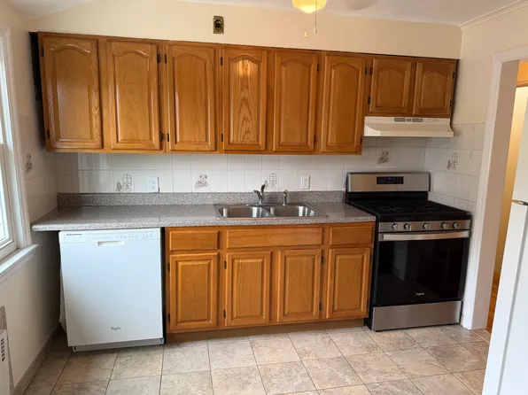 (undisclosed Address), Floral Park, NY 11001