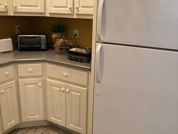 4th image of 1555 Elkhart Cir