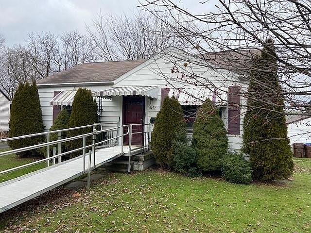 1st image of 1095 Woodland Pl