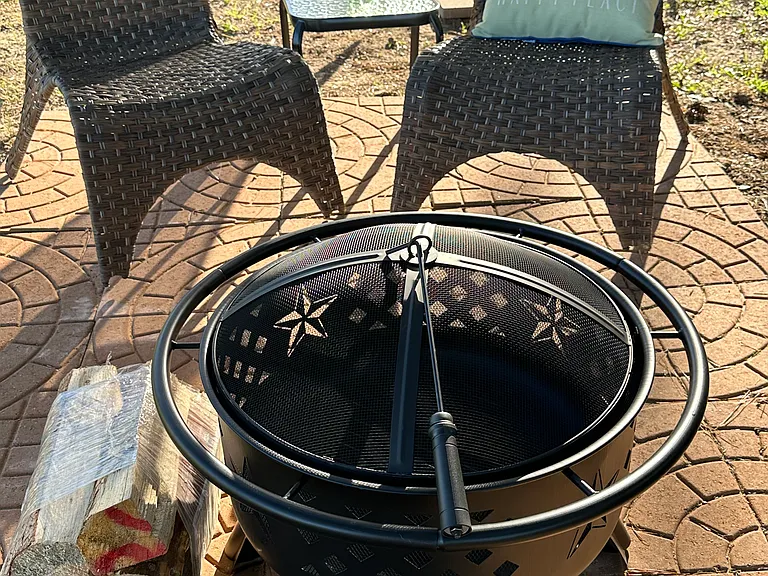 Outdoor fire pit and Barbecue area