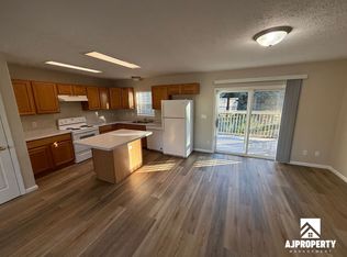 931 S Newcomb Ave, Sioux Falls, SD 57106